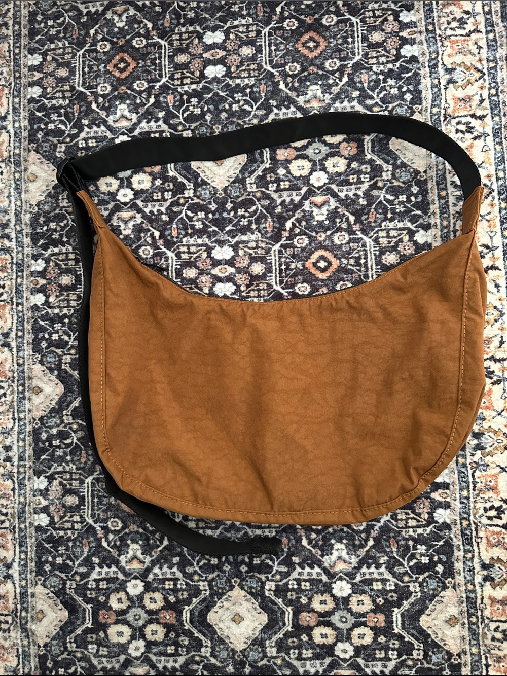 Baggu Medium Crescent Bag - Brown (2023) - Picture 3 of 5